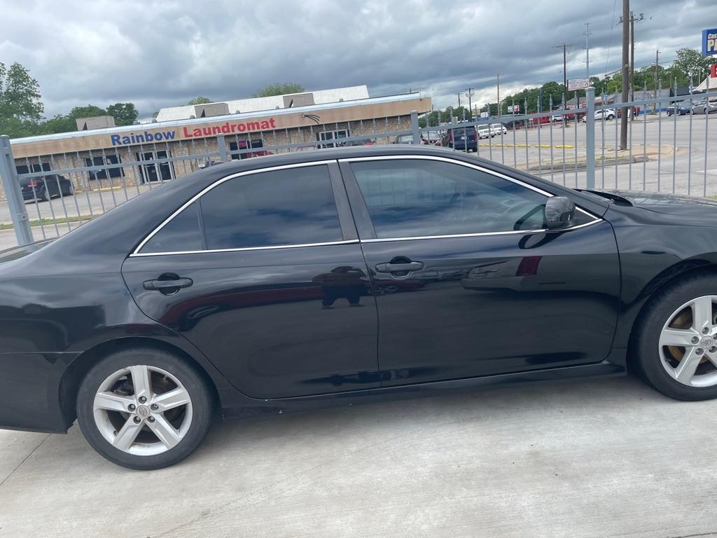 photo of 2012 TOYOTA CAMRY 4DR