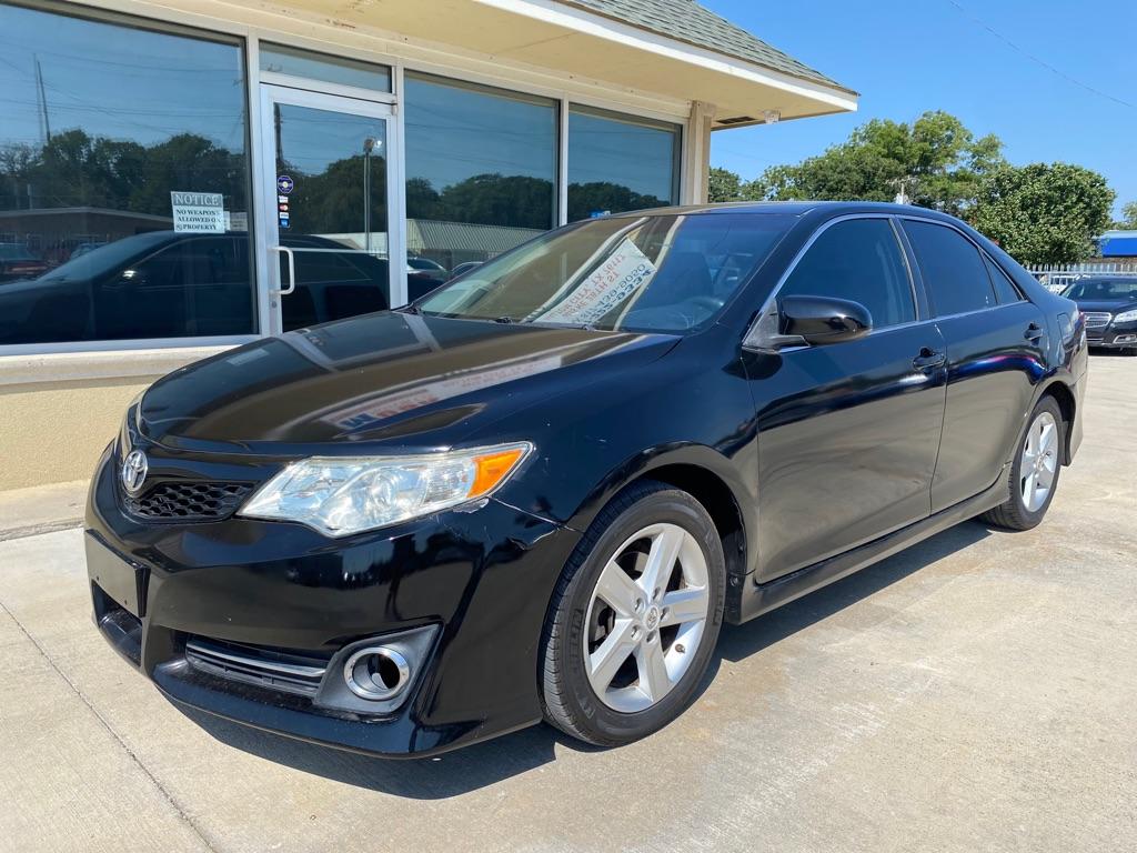 photo of 2012 TOYOTA CAMRY 4DR