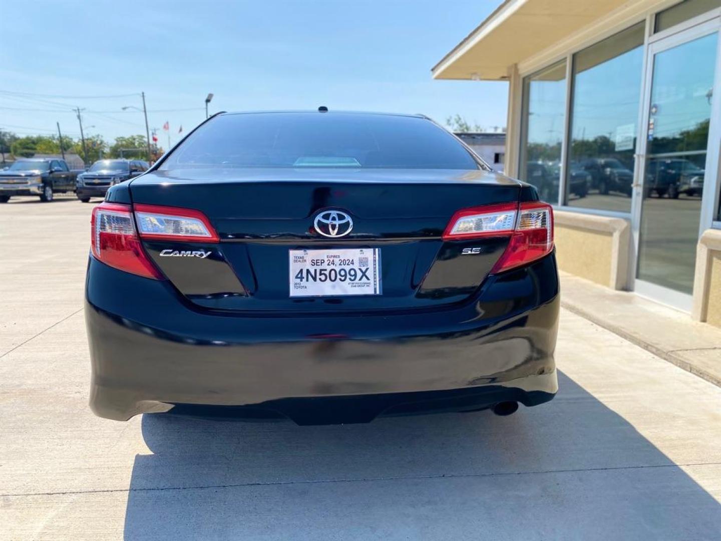2012 BLACK TOYOTA CAMRY BASE (4T1BF1FK1CU) with an 2.5L engine, Automatic transmission, located at 4415 NE 28th St., Haltom City, TX, 76117, (817) 222-9334, 0.000000, 0.000000 - Photo#4
