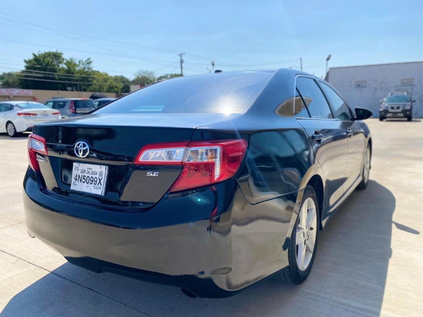 2012 BLACK TOYOTA CAMRY BASE (4T1BF1FK1CU) with an 2.5L engine, Automatic transmission, located at 4415 NE 28th St., Haltom City, TX, 76117, (817) 222-9334, 0.000000, 0.000000 - Photo#5