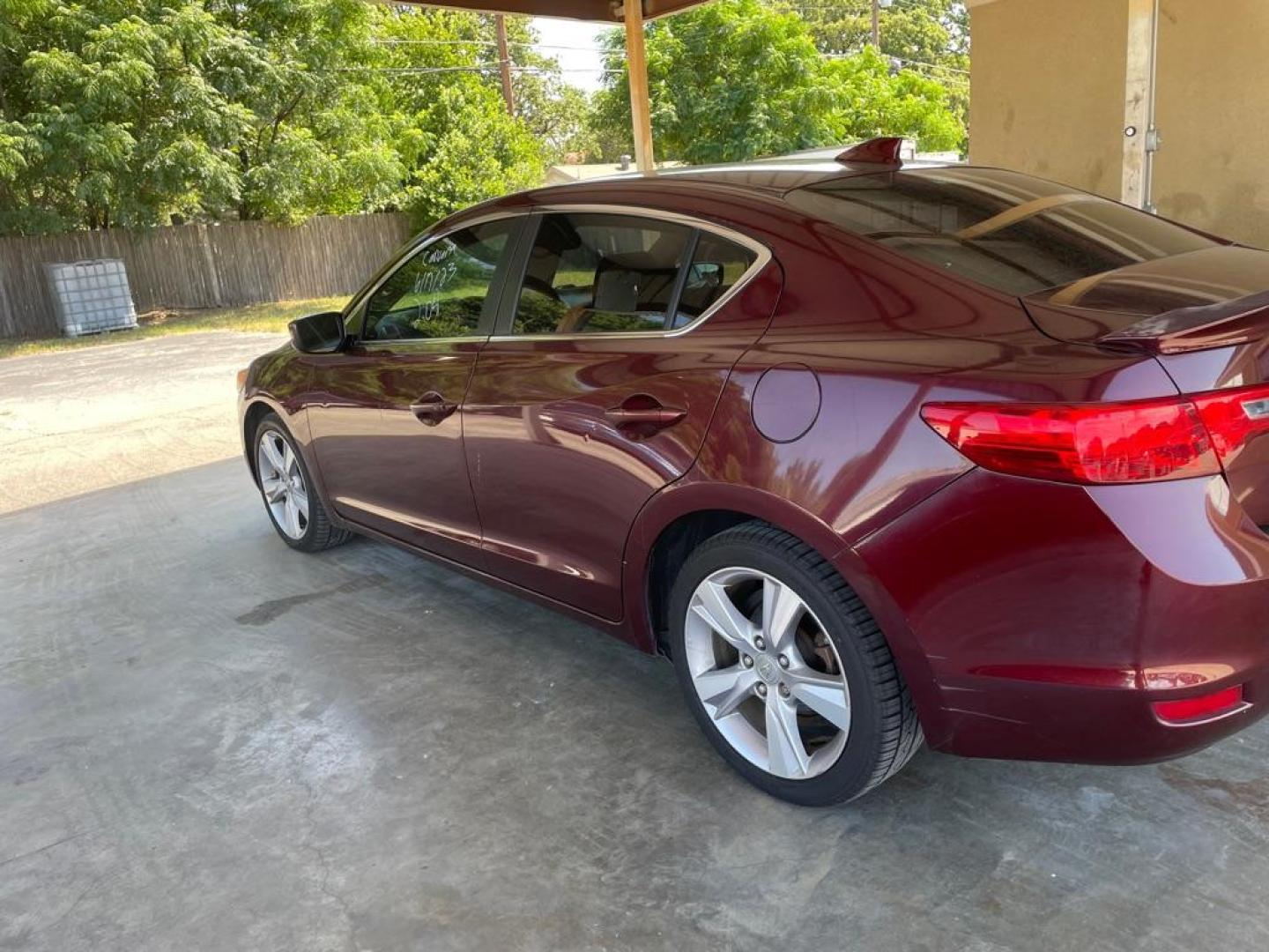 2014 MAROON ACURA ILX 20 TECH (19VDE1F77EE) with an 2.0L engine, Automatic transmission, located at 4415 NE 28th St., Haltom City, TX, 76117, (817) 222-9334, 0.000000, 0.000000 - Photo#0