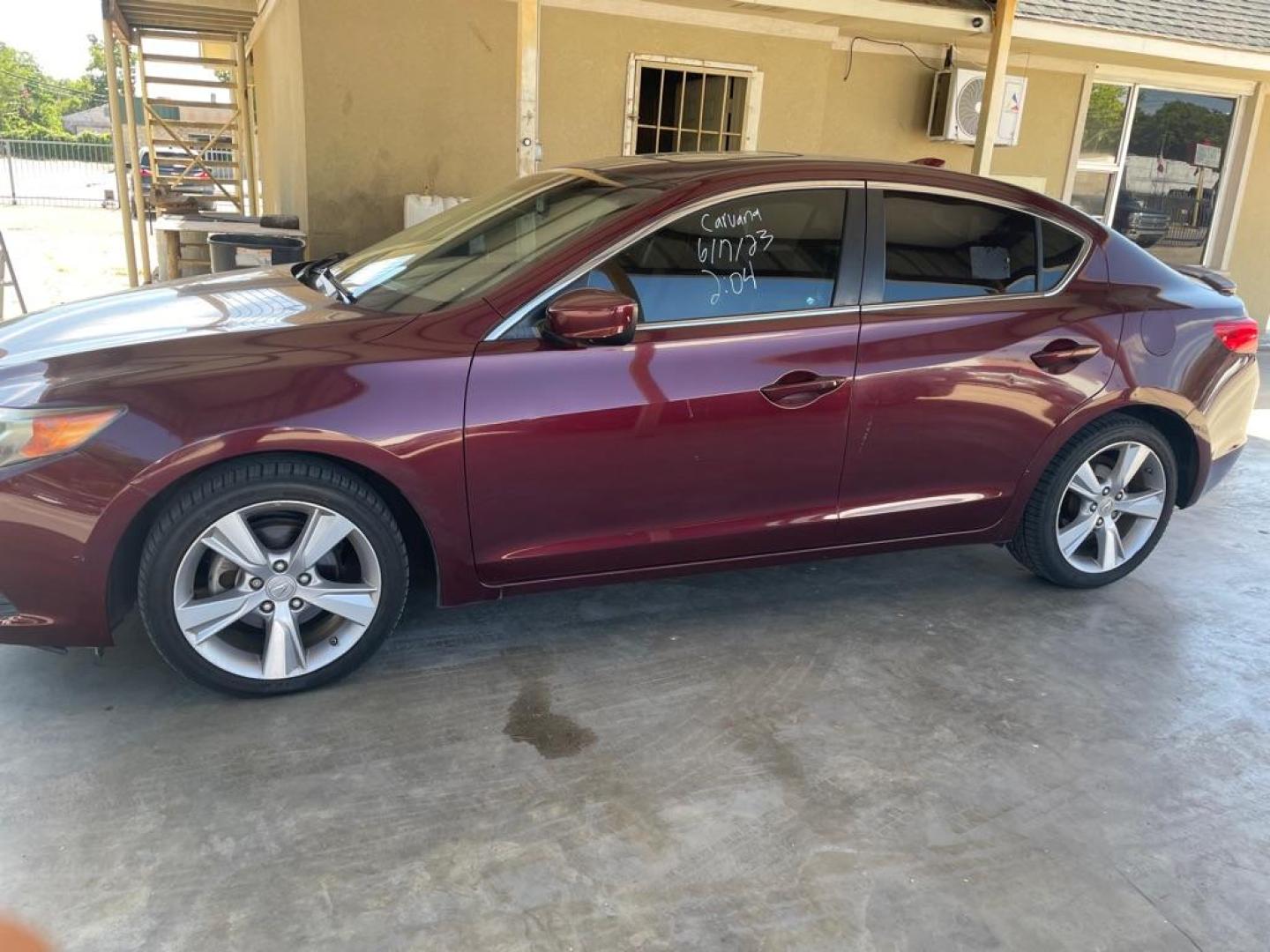 2014 MAROON ACURA ILX 20 TECH (19VDE1F77EE) with an 2.0L engine, Automatic transmission, located at 4415 NE 28th St., Haltom City, TX, 76117, (817) 222-9334, 0.000000, 0.000000 - Photo#4
