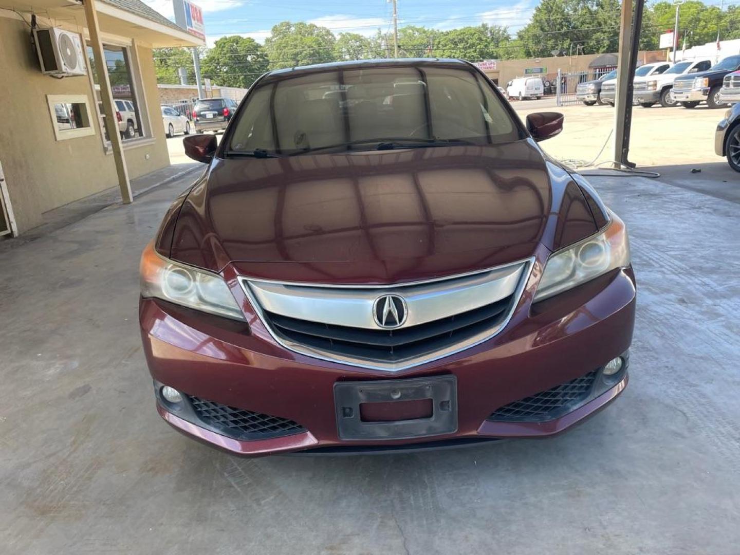 2014 MAROON ACURA ILX 20 TECH (19VDE1F77EE) with an 2.0L engine, Automatic transmission, located at 4415 NE 28th St., Haltom City, TX, 76117, (817) 222-9334, 0.000000, 0.000000 - Photo#5