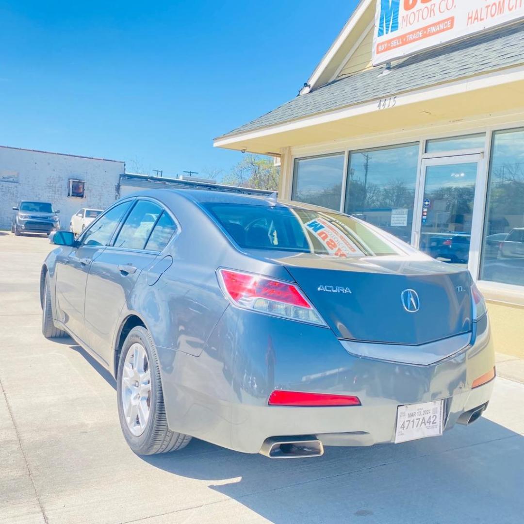 2010 GRAY ACURA TL (19UUA8F28AA) with an 3.5L engine, Automatic transmission, located at 4415 NE 28th St., Haltom City, TX, 76117, (817) 222-9334, 0.000000, 0.000000 - Photo#4