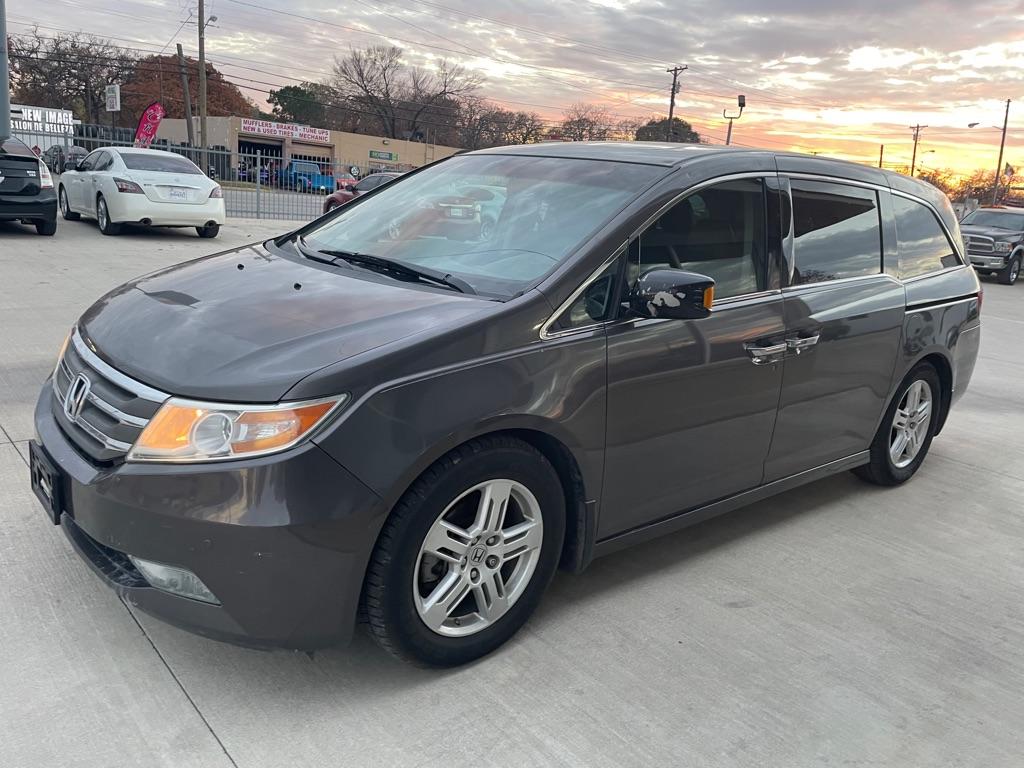 photo of 2012 HONDA ODYSSEY 4DR