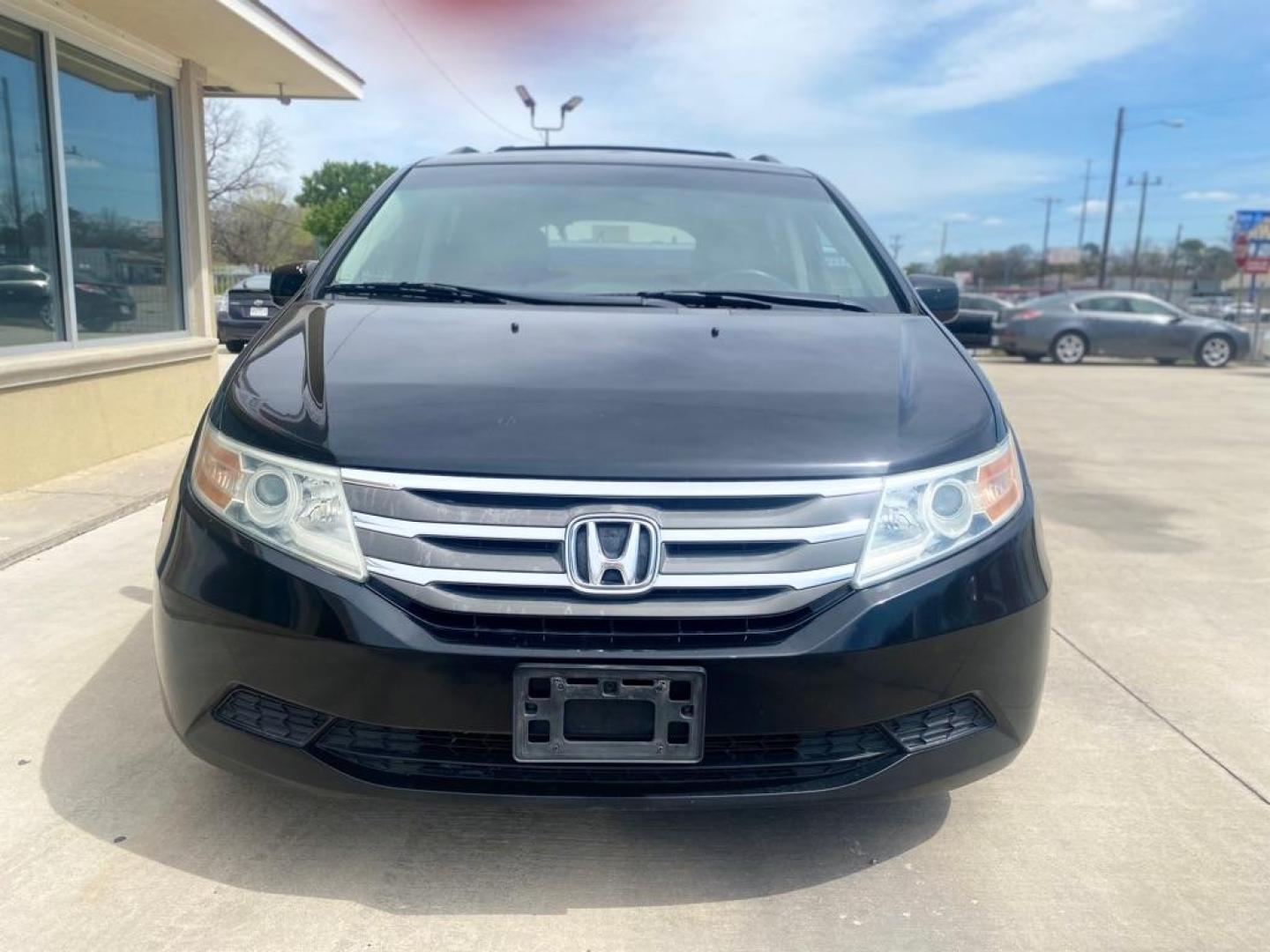 2011 BLACK HONDA ODYSSEY EXL (5FNRL5H62BB) with an 3.5L engine, Automatic transmission, located at 4415 NE 28th St., Haltom City, TX, 76117, (817) 222-9334, 0.000000, 0.000000 - Photo#1
