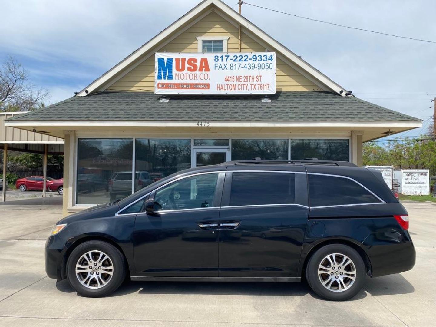 2011 BLACK HONDA ODYSSEY EXL (5FNRL5H62BB) with an 3.5L engine, Automatic transmission, located at 4415 NE 28th St., Haltom City, TX, 76117, (817) 222-9334, 0.000000, 0.000000 - Photo#2