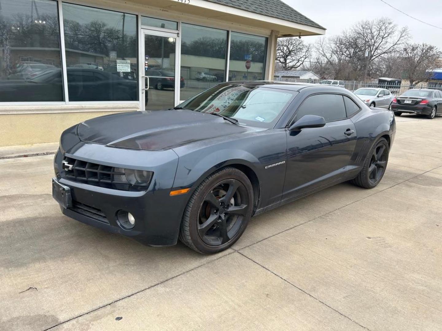 2013 BLUE CHEVROLET CAMARO LT (2G1FB1E31D9) with an 3.6L engine, Automatic transmission, located at 4415 NE 28th St., Haltom City, TX, 76117, (817) 222-9334, 0.000000, 0.000000 - Photo#0