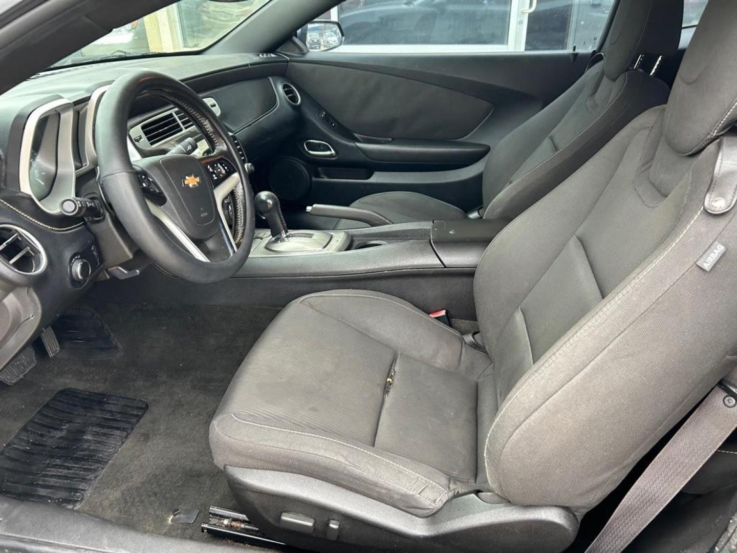 2013 BLUE CHEVROLET CAMARO LT (2G1FB1E31D9) with an 3.6L engine, Automatic transmission, located at 4415 NE 28th St., Haltom City, TX, 76117, (817) 222-9334, 0.000000, 0.000000 - Photo#8