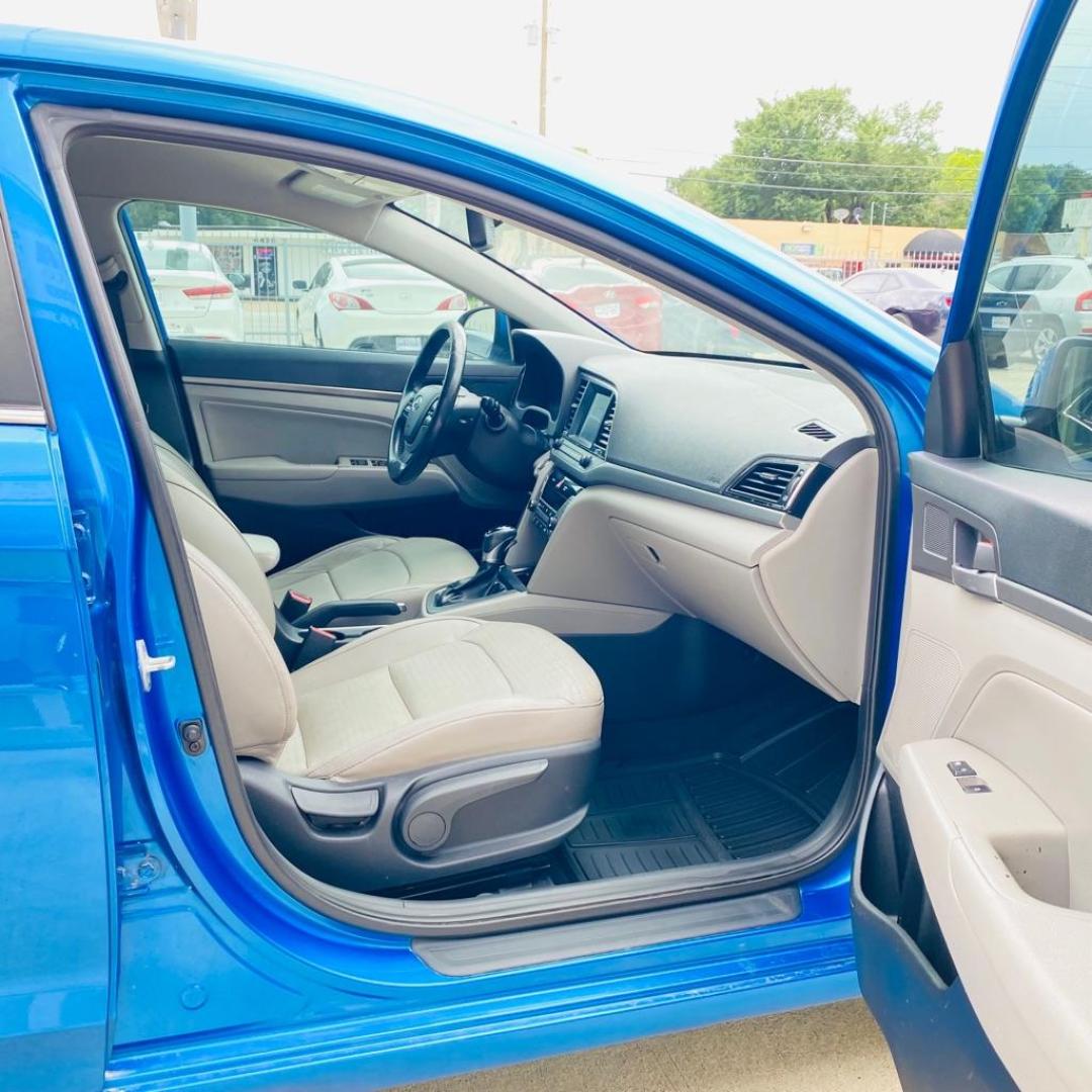 2017 BLUE HYUNDAI ELANTRA SE (5NPD84LF4HH) with an 2.0L engine, Automatic transmission, located at 4415 NE 28th St., Haltom City, TX, 76117, (817) 222-9334, 0.000000, 0.000000 - Photo#6
