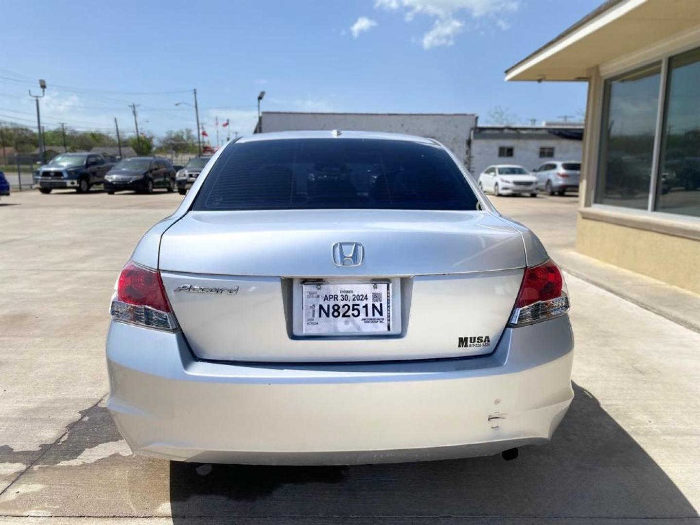 2008 SILVER HONDA ACCORD EXL (JHMCP26838C) with an 2.4L engine, Automatic transmission, located at 4415 NE 28th St., Haltom City, TX, 76117, (817) 222-9334, 0.000000, 0.000000 - Photo#6