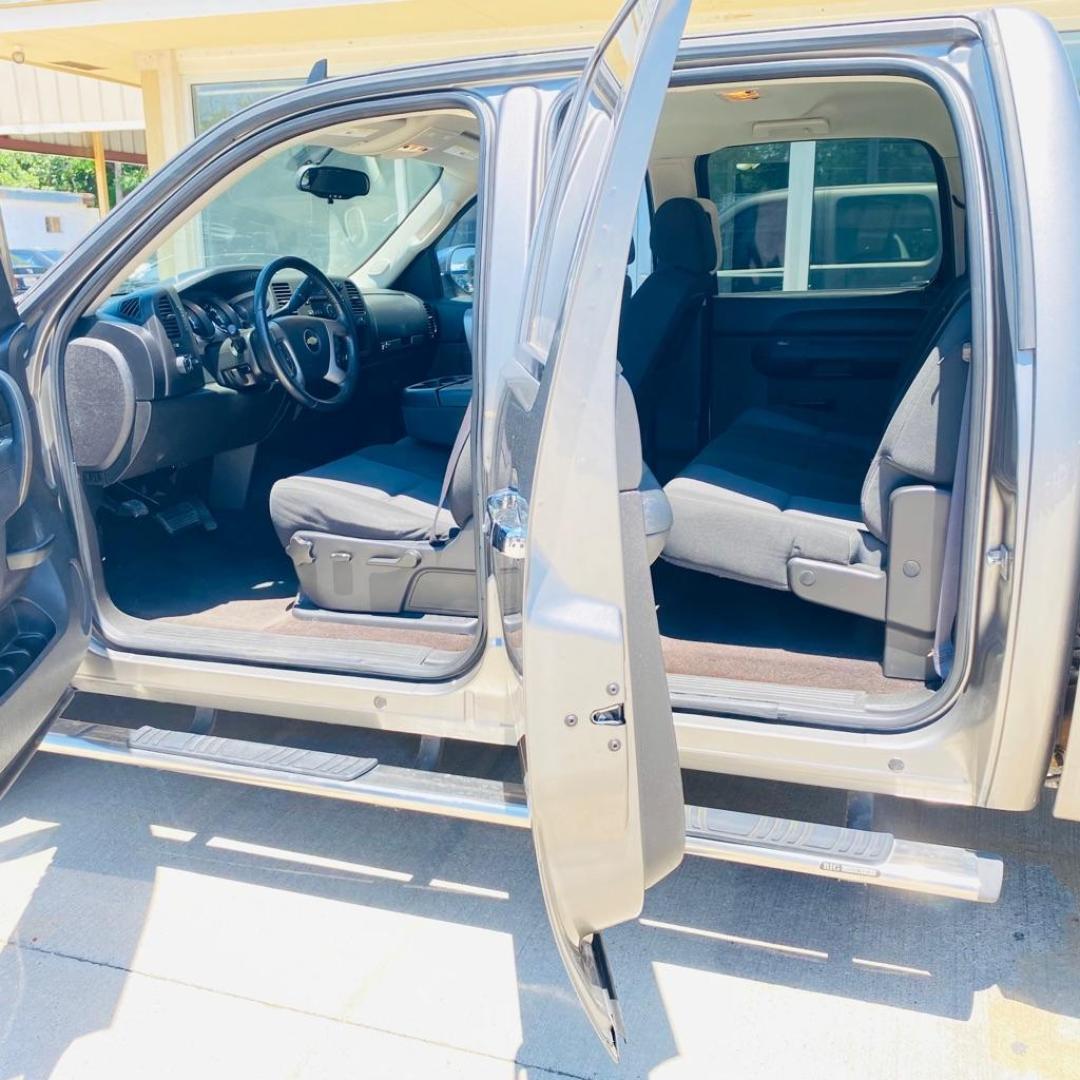 2013 GRAY CHEVROLET SILVERADO 1500 LT (3GCPCSE09DG) with an 5.3L engine, Automatic transmission, located at 4415 NE 28th St., Haltom City, TX, 76117, (817) 222-9334, 0.000000, 0.000000 - Photo#6