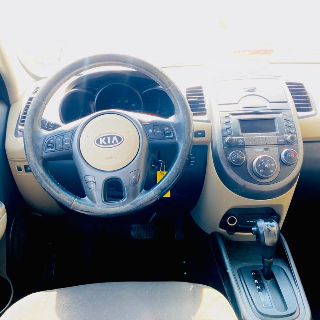 2010 GRAY KIA SOUL + (KNDJT2A27A7) with an 2.0L engine, Automatic transmission, located at 4415 NE 28th St., Haltom City, TX, 76117, (817) 222-9334, 0.000000, 0.000000 - Photo#10