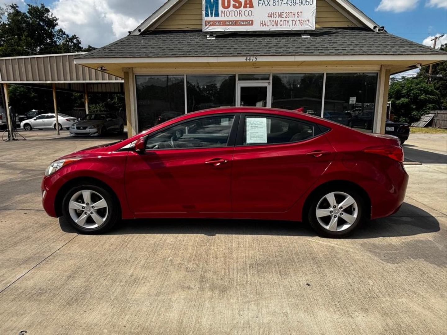 2013 RED HYUNDAI ELANTRA GLS (KMHDH4AE9DU) with an 1.8L engine, Automatic transmission, located at 4415 NE 28th St., Haltom City, TX, 76117, (817) 222-9334, 0.000000, 0.000000 - Photo#3