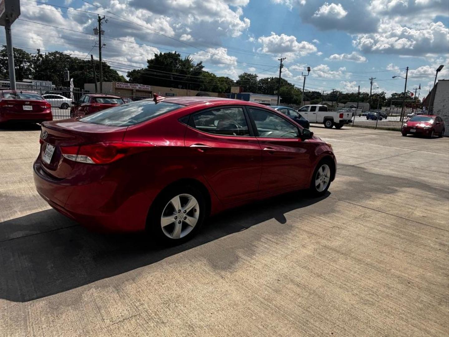 2013 RED HYUNDAI ELANTRA GLS (KMHDH4AE9DU) with an 1.8L engine, Automatic transmission, located at 4415 NE 28th St., Haltom City, TX, 76117, (817) 222-9334, 0.000000, 0.000000 - Photo#8