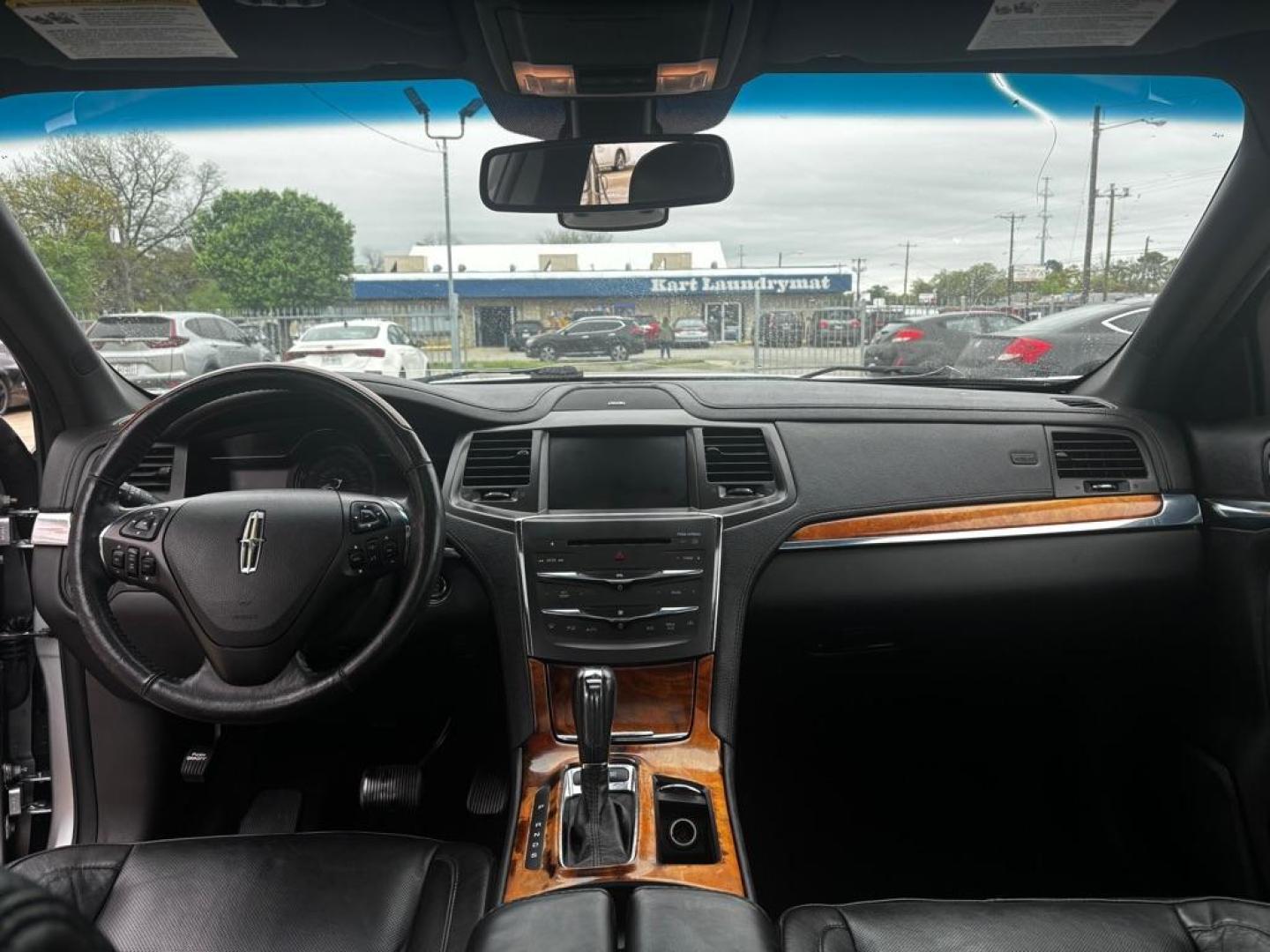 2013 SILVER LINCOLN MKS (1LNHL9DK0DG) with an 3.7L engine, Automatic transmission, located at 4415 NE 28th St., Haltom City, TX, 76117, (817) 222-9334, 0.000000, 0.000000 - Photo#10
