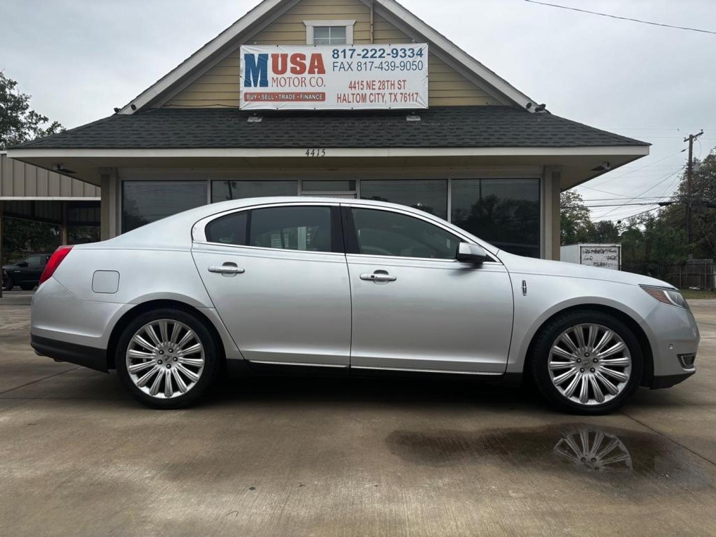 2013 SILVER LINCOLN MKS (1LNHL9DK0DG) with an 3.7L engine, Automatic transmission, located at 4415 NE 28th St., Haltom City, TX, 76117, (817) 222-9334, 0.000000, 0.000000 - Photo#4