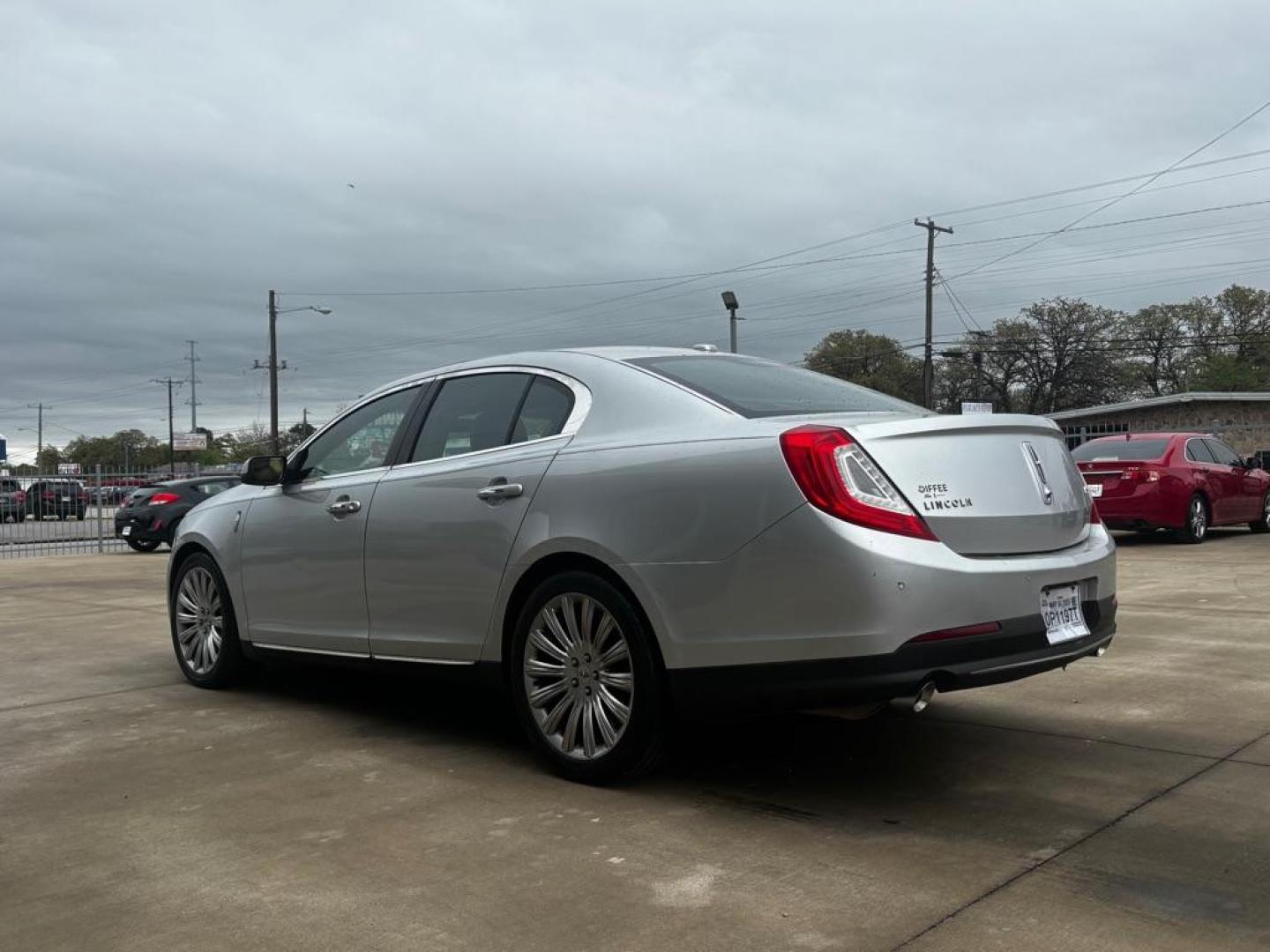 2013 SILVER LINCOLN MKS (1LNHL9DK0DG) with an 3.7L engine, Automatic transmission, located at 4415 NE 28th St., Haltom City, TX, 76117, (817) 222-9334, 0.000000, 0.000000 - Photo#6