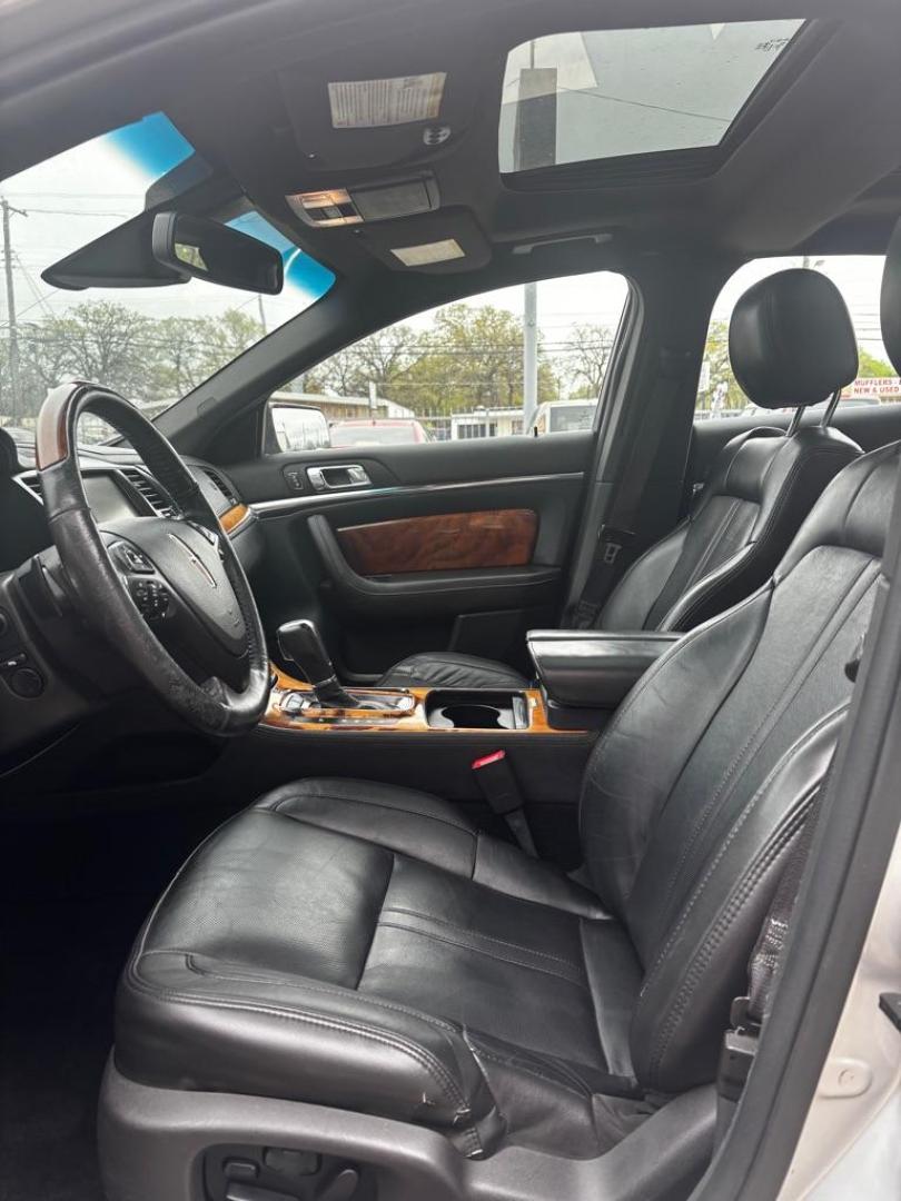 2013 SILVER LINCOLN MKS (1LNHL9DK0DG) with an 3.7L engine, Automatic transmission, located at 4415 NE 28th St., Haltom City, TX, 76117, (817) 222-9334, 0.000000, 0.000000 - Photo#8