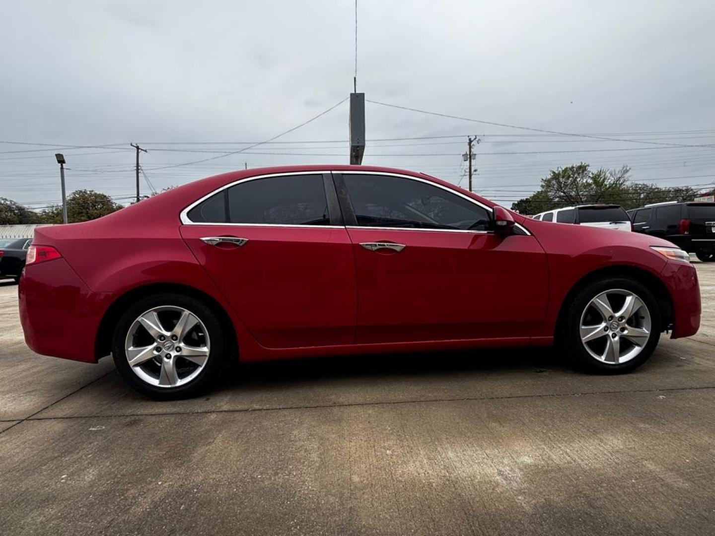 2013 RED ACURA TSX TECH (JH4CU2F66DC) with an 2.4L engine, Automatic transmission, located at 4415 NE 28th St., Haltom City, TX, 76117, (817) 222-9334, 0.000000, 0.000000 - Photo#4