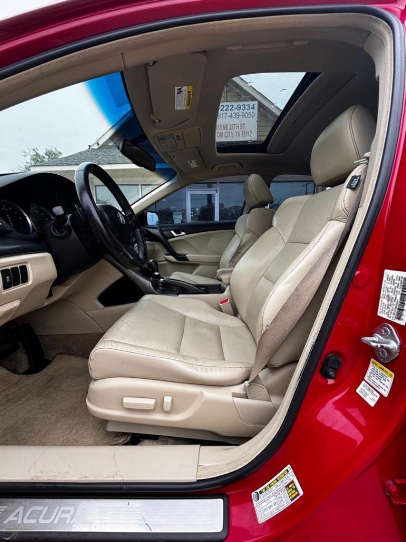 2013 RED ACURA TSX TECH (JH4CU2F66DC) with an 2.4L engine, Automatic transmission, located at 4415 NE 28th St., Haltom City, TX, 76117, (817) 222-9334, 0.000000, 0.000000 - Photo#8
