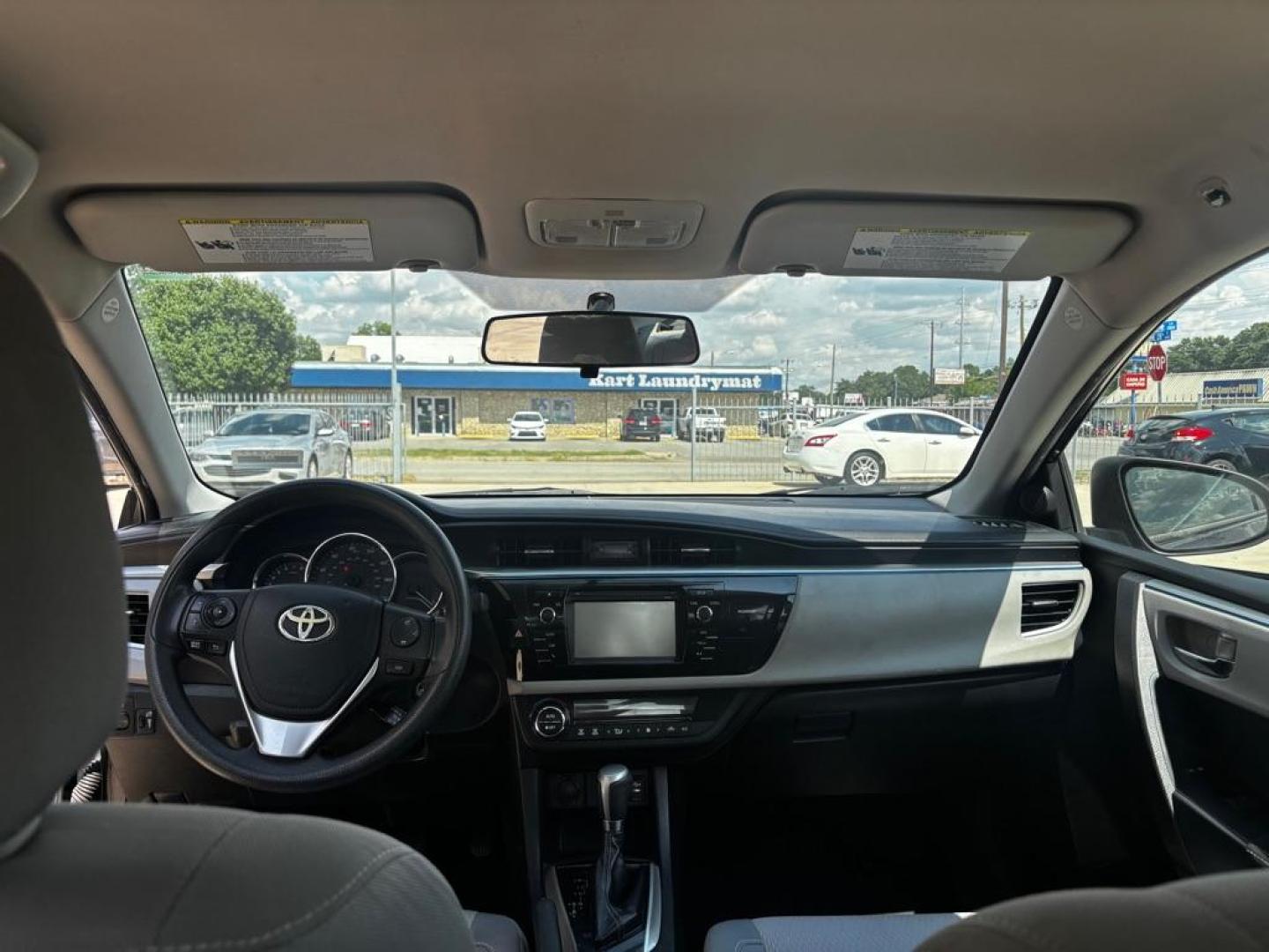 2015 BLACK TOYOTA COROLLA L (2T1BURHE9FC) with an 1.8L engine, Automatic transmission, located at 4415 NE 28th St., Haltom City, TX, 76117, (817) 222-9334, 0.000000, 0.000000 - Photo#5