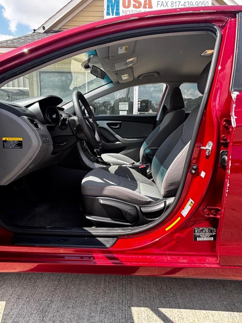 2016 RED HYUNDAI ELANTRA SE (KMHDH4AE5GU) with an 1.8L engine, Automatic transmission, located at 4415 NE 28th St., Haltom City, TX, 76117, (817) 222-9334, 0.000000, 0.000000 - Photo#0