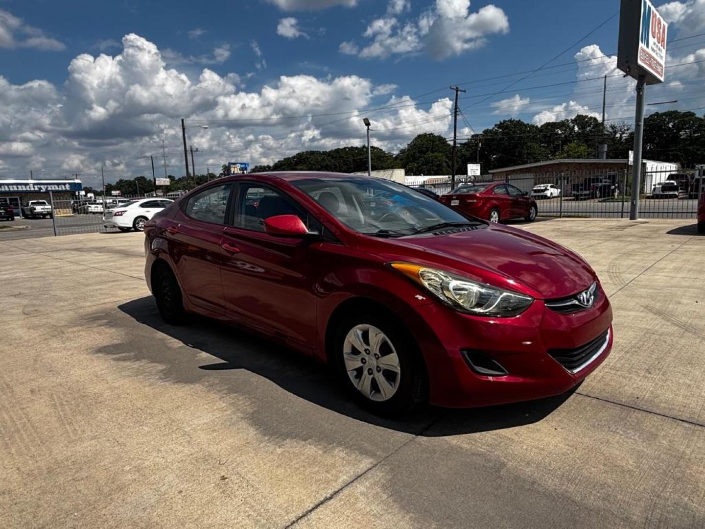 2016 RED HYUNDAI ELANTRA SE (KMHDH4AE5GU) with an 1.8L engine, Automatic transmission, located at 4415 NE 28th St., Haltom City, TX, 76117, (817) 222-9334, 0.000000, 0.000000 - Photo#8