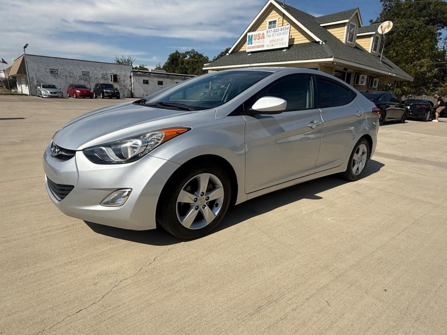2016 SILVER HYUNDAI ELANTRA SE (5NPDH4AEXGH) with an 1.8L engine, Automatic transmission, located at 4415 NE 28th St., Haltom City, TX, 76117, (817) 222-9334, 0.000000, 0.000000 - Photo#1