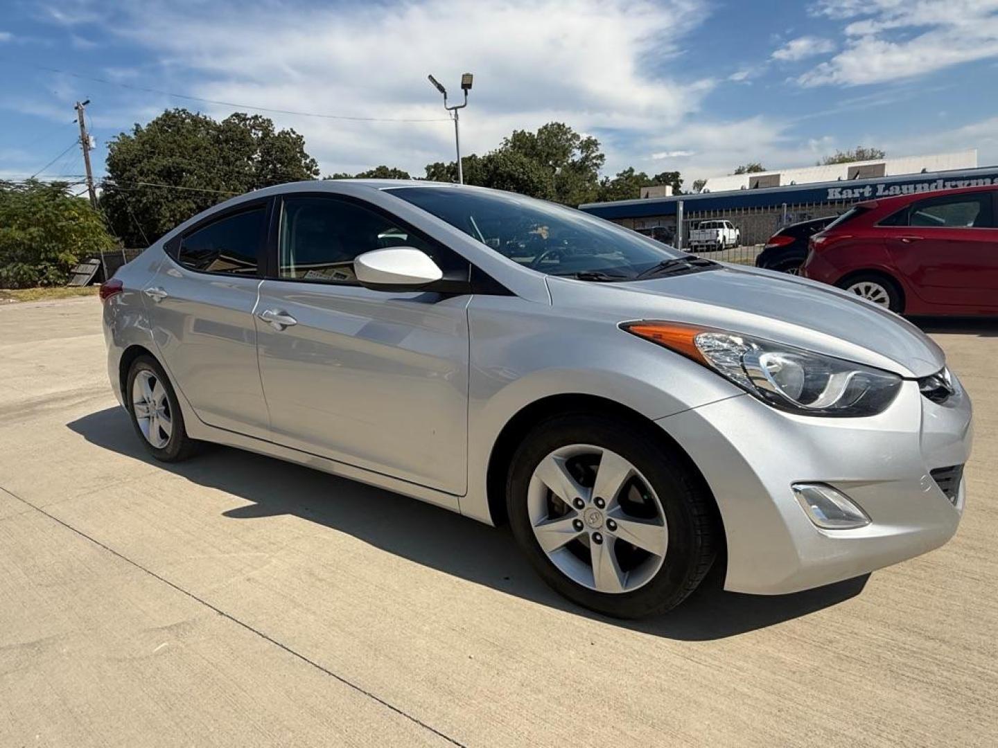 2012 SILVER HYUNDAI ELANTRA GLS (KMHDH4AE9CU) with an 1.8L engine, Automatic transmission, located at 4415 NE 28th St., Haltom City, TX, 76117, (817) 222-9334, 0.000000, 0.000000 - Photo#1