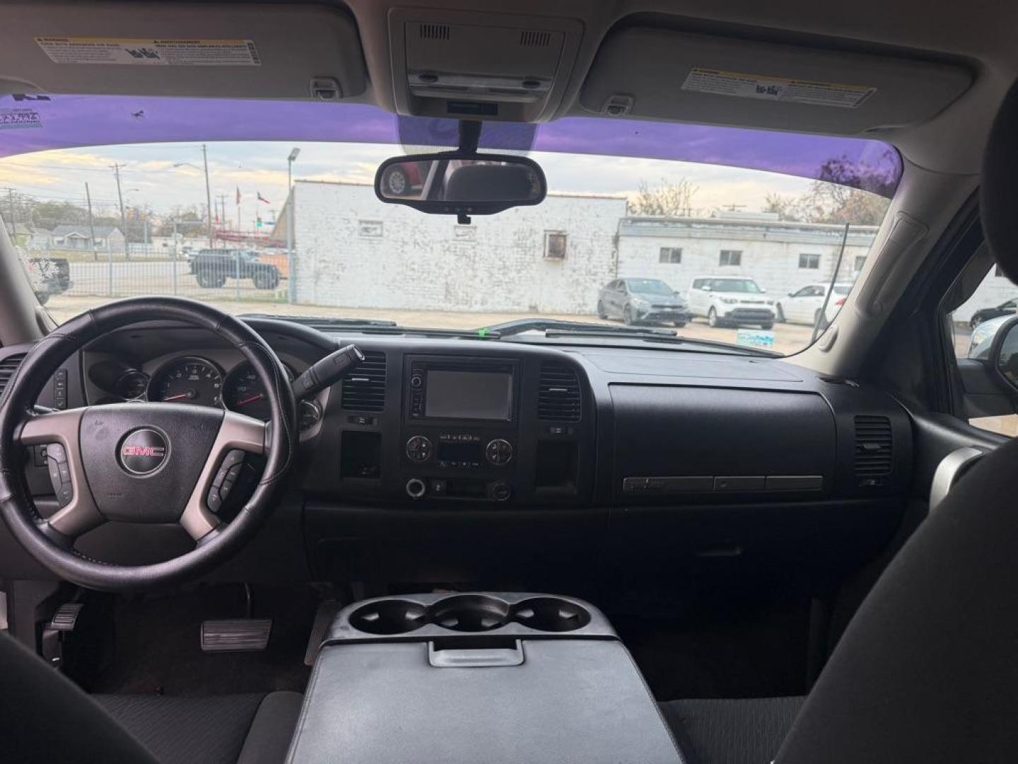 2013 SILVER GMC SIERRA 1500 SLE (1GTR1VE01DZ) with an 5.3L engine, Automatic transmission, located at 4415 NE 28th St., Haltom City, TX, 76117, (817) 222-9334, 0.000000, 0.000000 - Photo#6