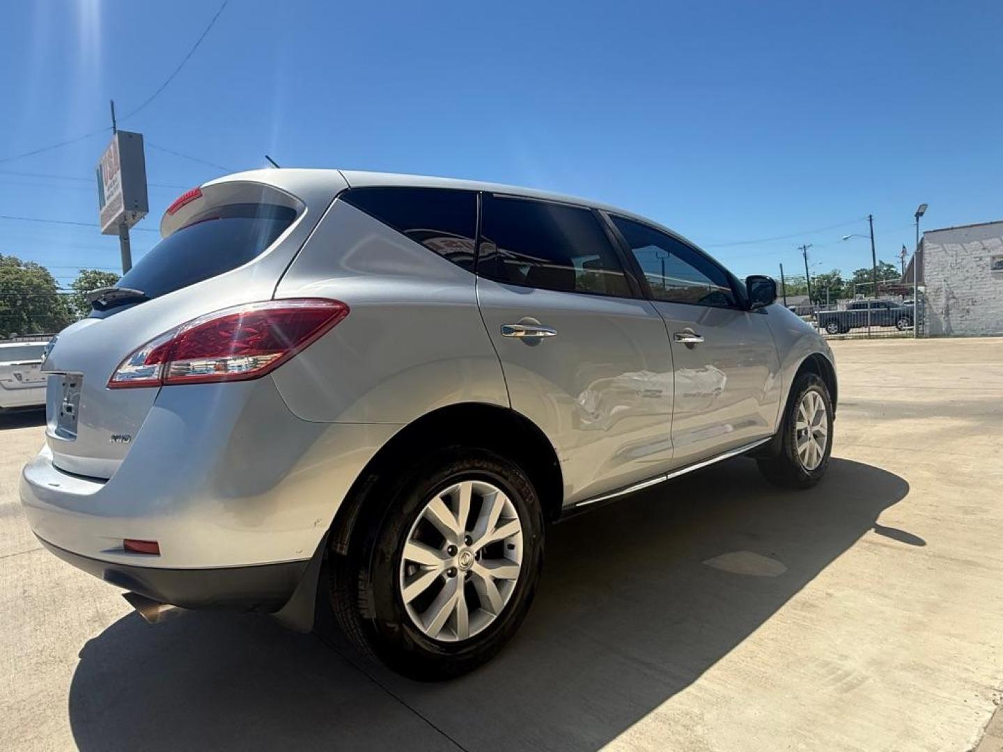 2014 SILVER NISSAN MURANO S (JN8AZ1MW1EW) with an 3.5L engine, Continuously Variable transmission, located at 4415 NE 28th St., Haltom City, TX, 76117, (817) 222-9334, 0.000000, 0.000000 - Photo#3