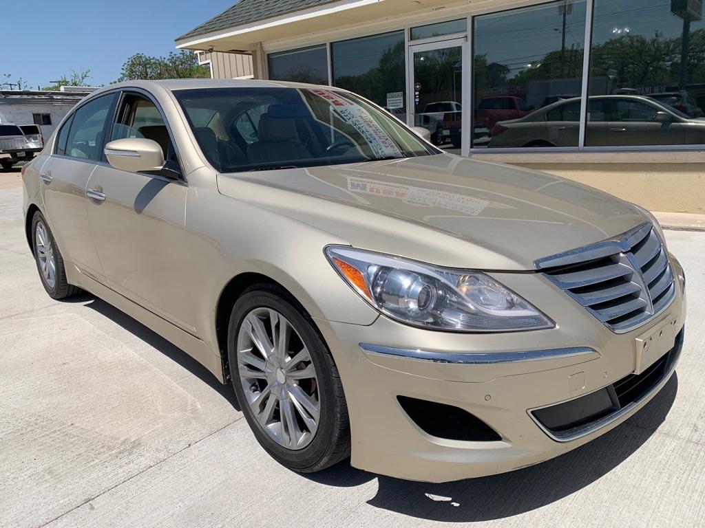 photo of 2012 HYUNDAI GENESIS 4DR