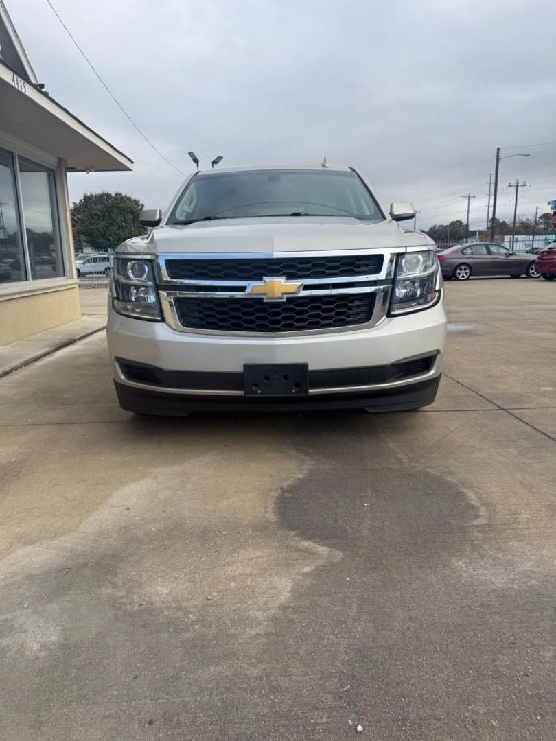2016 GOLD CHEVROLET TAHOE 1500 LS (1GNSCAEC6GR) with an 5.3L engine, Automatic transmission, located at 4415 NE 28th St., Haltom City, TX, 76117, (817) 222-9334, 0.000000, 0.000000 - Photo#1