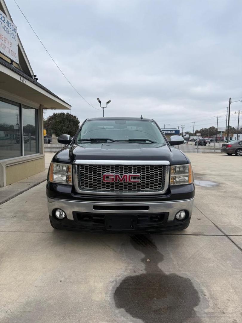 2009 BLACK GMC SIERRA 1500 SLE (3GTEC23069G) with an 5.3L engine, Automatic transmission, located at 4415 NE 28th St., Haltom City, TX, 76117, (817) 222-9334, 0.000000, 0.000000 - Photo#1