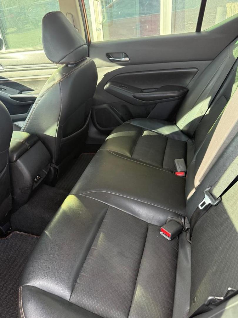 2020 ORANGE NISSAN ALTIMA SR (1N4BL4CV5LN) with an 2.5L engine, Automatic transmission, located at 4415 NE 28th St., Haltom City, TX, 76117, (817) 222-9334, 0.000000, 0.000000 - Photo#5