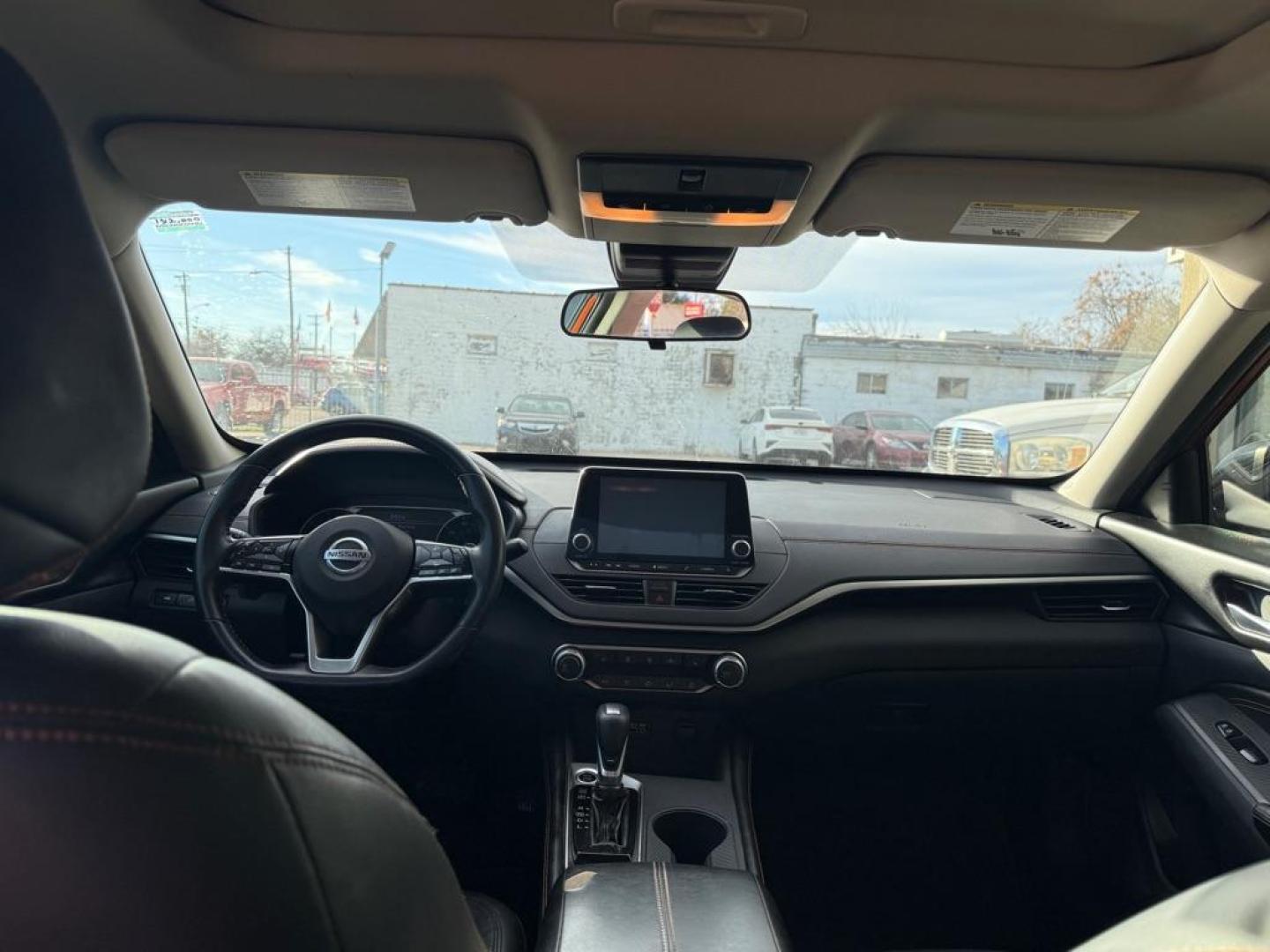 2020 ORANGE NISSAN ALTIMA SR (1N4BL4CV5LN) with an 2.5L engine, Automatic transmission, located at 4415 NE 28th St., Haltom City, TX, 76117, (817) 222-9334, 0.000000, 0.000000 - Photo#6