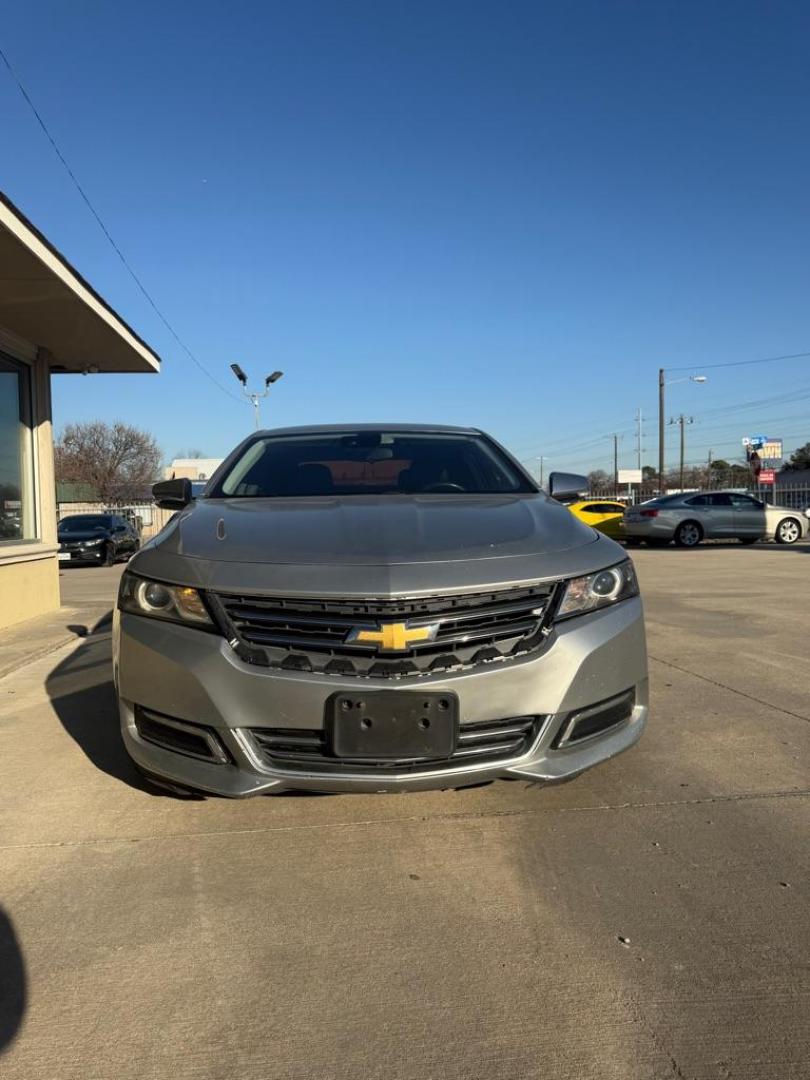 2015 SILVER CHEVROLET IMPALA LTZ (1G1165S32FU) with an 3.6L engine, Automatic transmission, located at 4415 NE 28th St., Haltom City, TX, 76117, (817) 222-9334, 0.000000, 0.000000 - Photo#1