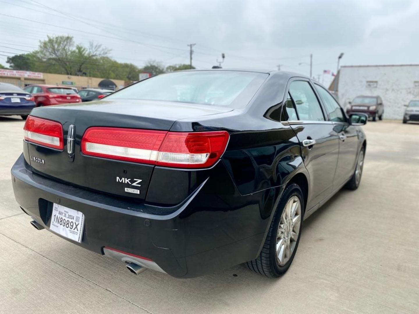 2011 BLACK LINCOLN MKZ (3LNHL2JC6BR) with an 3.5L engine, Automatic transmission, located at 4415 NE 28th St., Haltom City, TX, 76117, (817) 222-9334, 0.000000, 0.000000 - Photo#5