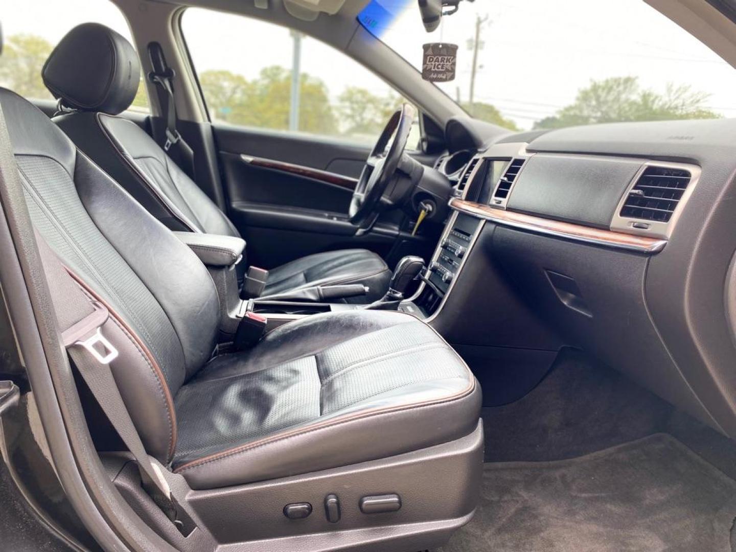 2011 BLACK LINCOLN MKZ (3LNHL2JC6BR) with an 3.5L engine, Automatic transmission, located at 4415 NE 28th St., Haltom City, TX, 76117, (817) 222-9334, 0.000000, 0.000000 - Photo#8