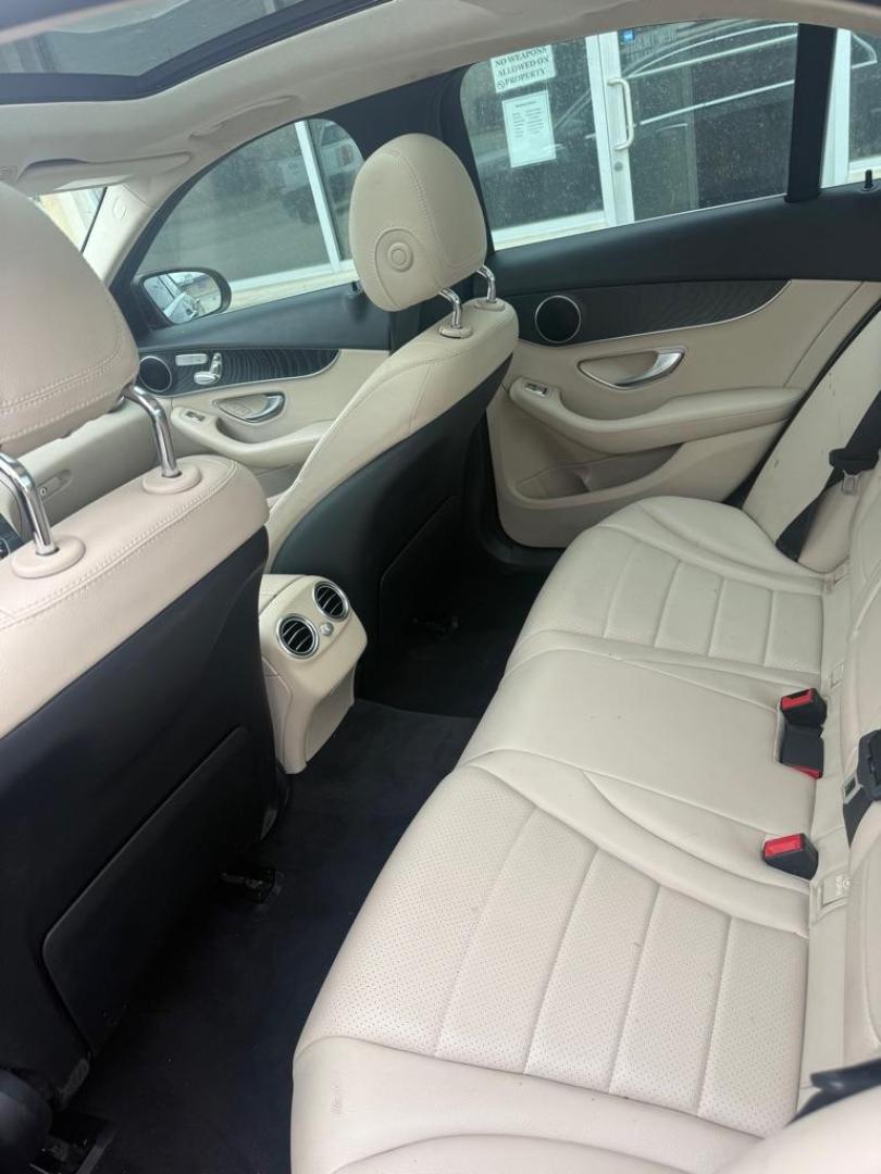 2016 BLACK MERCEDES-BENZ C-CLASS C300 4MATIC (55SWF4KB6GU) with an 2.0L engine, Automatic transmission, located at 4415 NE 28th St., Haltom City, TX, 76117, (817) 222-9334, 0.000000, 0.000000 - Photo#5