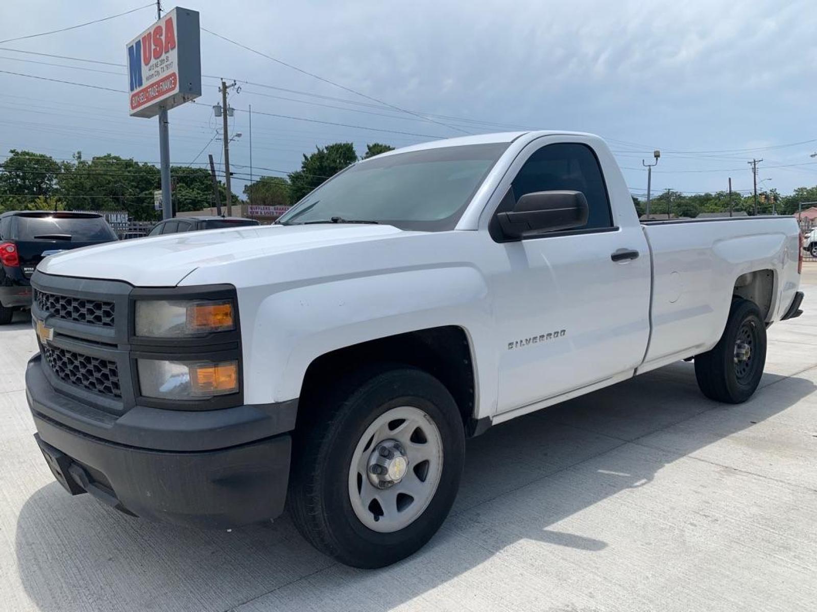 2014 WHITE CHEVROLET SILVERADO 1500 (1GCNCPEH3EZ) with an 4.3L engine, Automatic transmission, located at 4415 NE 28th St., Haltom City, TX, 76117, (817) 222-9334, 0.000000, 0.000000 - Photo #2
