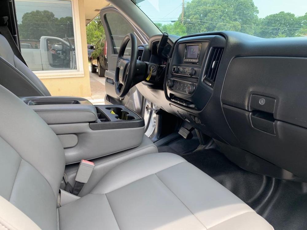 2014 WHITE CHEVROLET SILVERADO 1500 (1GCNCPEH3EZ) with an 4.3L engine, Automatic transmission, located at 4415 NE 28th St., Haltom City, TX, 76117, (817) 222-9334, 0.000000, 0.000000 - Photo #8