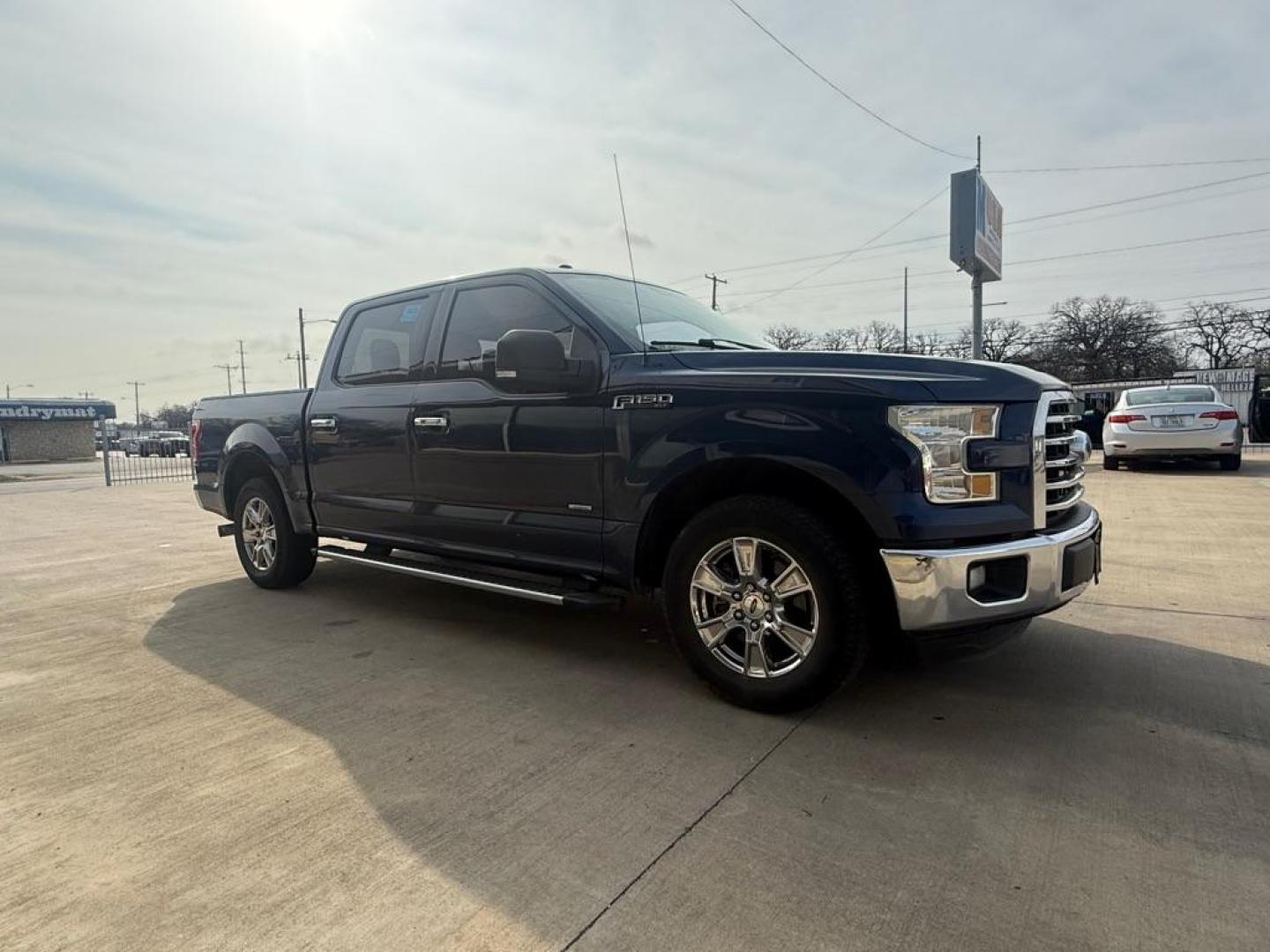 2016 BLUE FORD F150 SUPERCREW (1FTEW1CP7GK) with an 2.7L engine, Automatic transmission, located at 4415 NE 28th St., Haltom City, TX, 76117, (817) 222-9334, 0.000000, 0.000000 - Photo#2