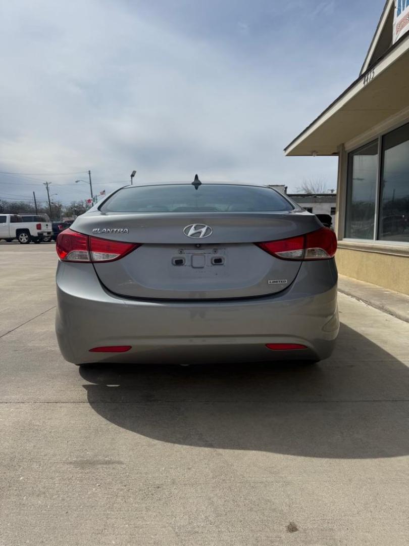 2013 GRAY HYUNDAI ELANTRA GLS (KMHDH4AE4DU) with an 1.8L engine, Automatic transmission, located at 4415 NE 28th St., Haltom City, TX, 76117, (817) 222-9334, 0.000000, 0.000000 - Photo#4