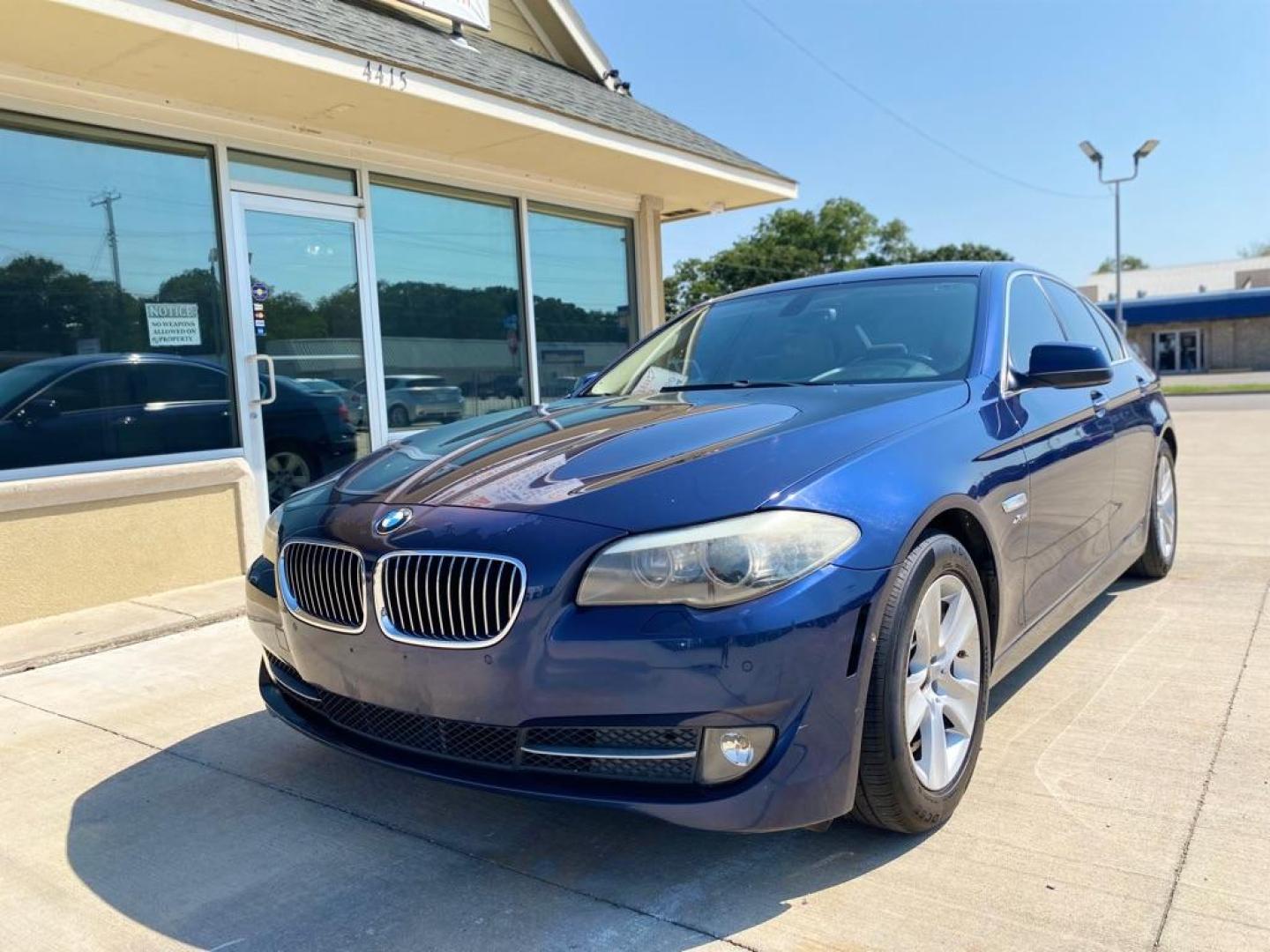 2012 BLUE BMW 528 XI (WBAXH5C52CD) with an 2.0L engine, Automatic transmission, located at 4415 NE 28th St., Haltom City, TX, 76117, (817) 222-9334, 0.000000, 0.000000 - Photo#0