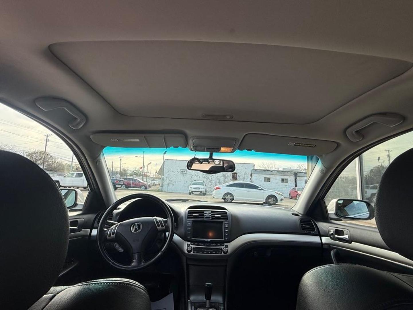 2005 SILVER ACURA TSX (JH4CL969X5C) with an 2.4L engine, Automatic transmission, located at 4415 NE 28th St., Haltom City, TX, 76117, (817) 222-9334, 0.000000, 0.000000 - Photo#6