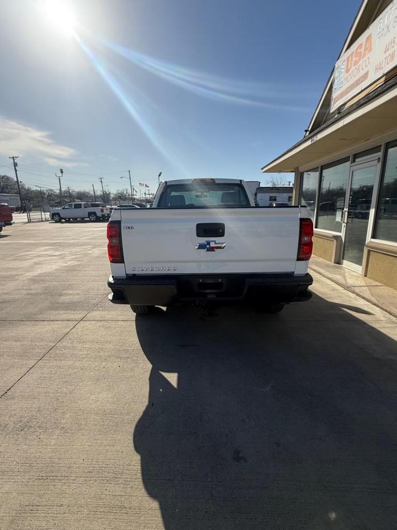 2014 WHITE CHEVROLET SILVERADO 1500 (1GCNCPEH6EZ) with an 4.3L engine, Automatic transmission, located at 4415 NE 28th St., Haltom City, TX, 76117, (817) 222-9334, 0.000000, 0.000000 - Photo#4