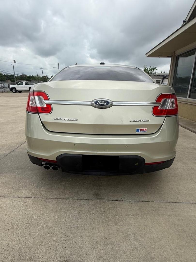 2011 GOLD FORD TAURUS LIMITED (1FAHP2FW5BG) with an 3.5L engine, Automatic transmission, located at 4415 NE 28th St., Haltom City, TX, 76117, (817) 222-9334, 0.000000, 0.000000- Photo#4