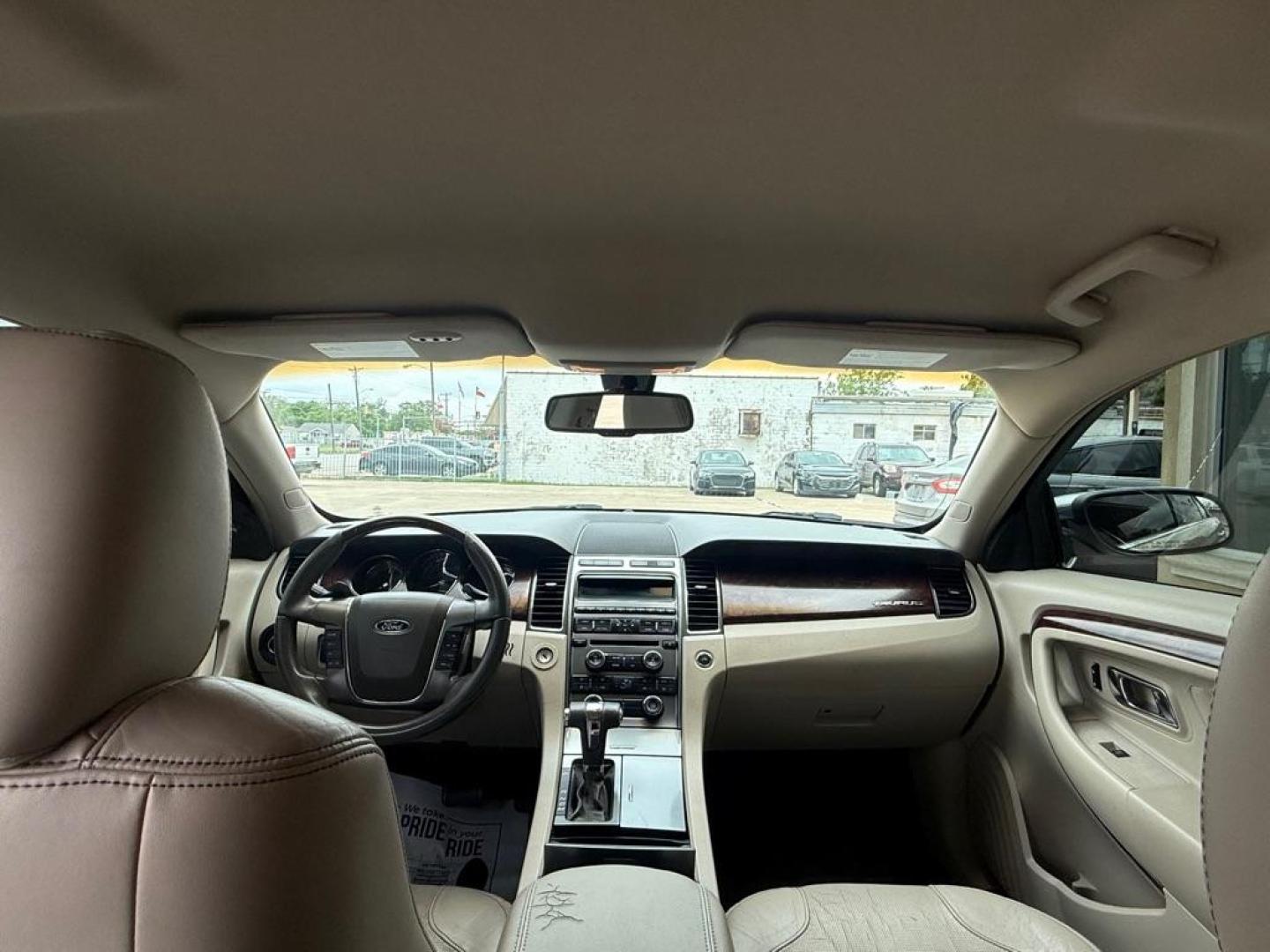 2011 GOLD FORD TAURUS LIMITED (1FAHP2FW5BG) with an 3.5L engine, Automatic transmission, located at 4415 NE 28th St., Haltom City, TX, 76117, (817) 222-9334, 0.000000, 0.000000- Photo#6